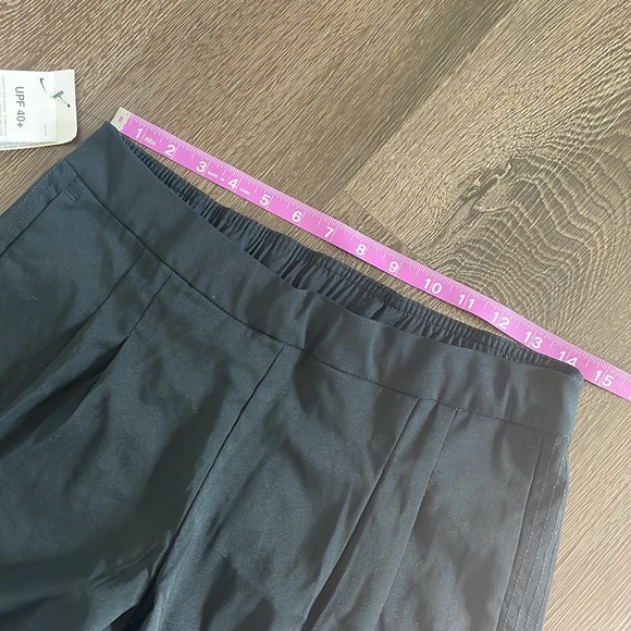 ⚫️NWT Nike dri fit golf pull on women’s shorts black size small - Picture 3 of 8